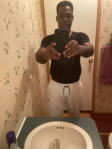 Customer photo review of Mens Body Shaper Slimming Shirt