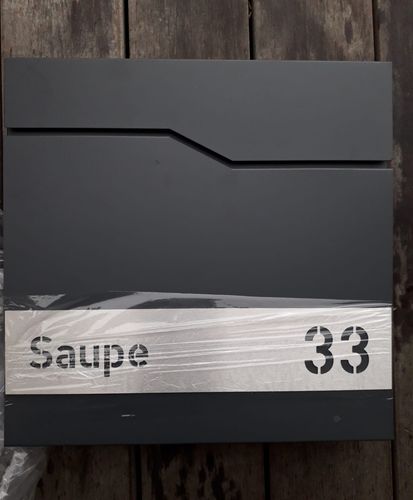 Customer photo review of AlbersDesign Briefkasten B7 anthrazit (RAL7016) personalisiert mit Edelstahl-Schildern