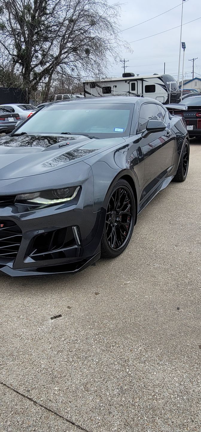 Customer photo review of 2016-2020 Chevy Camaro ZL1 1LE Full Carbon Fiber 1pc Rear Spoiler
