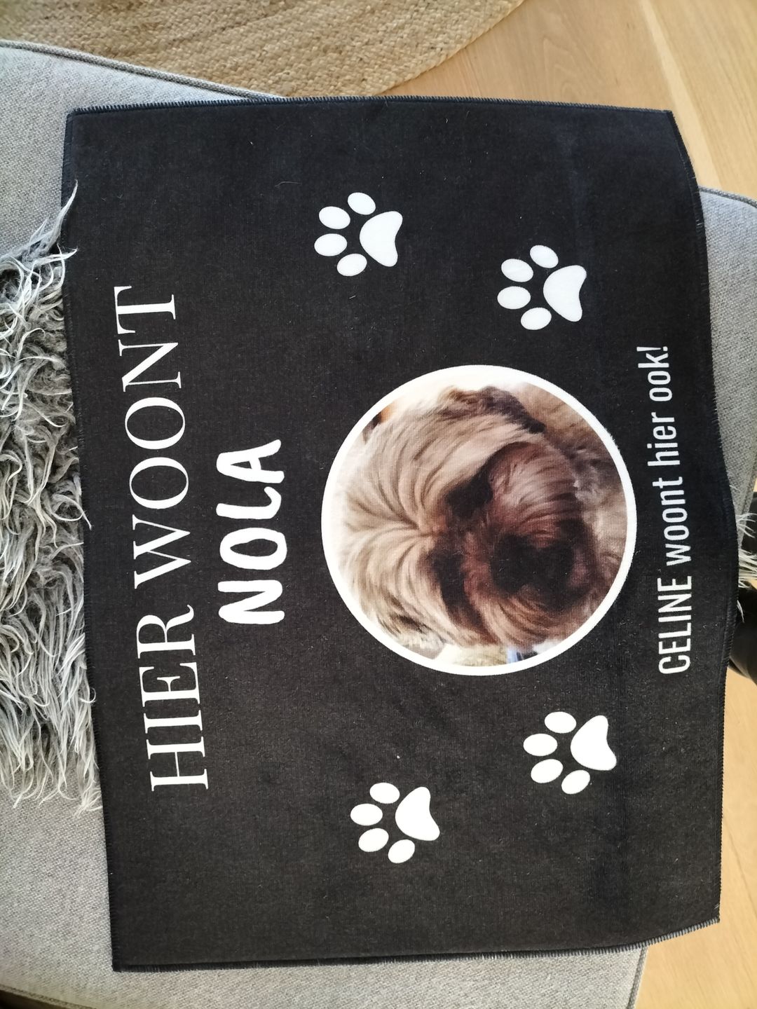 Customer photo review of Hier woont - Gepersonaliseerde huisdier deurmat