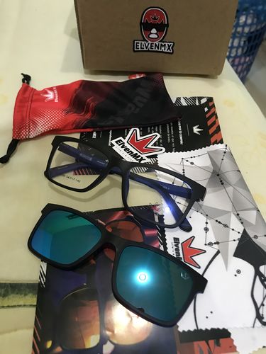 Customer photo review of True Blue + Clip magnético
