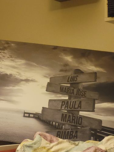Customer photo review of Lienzo Muelle de Madera con Nombres Personalizados