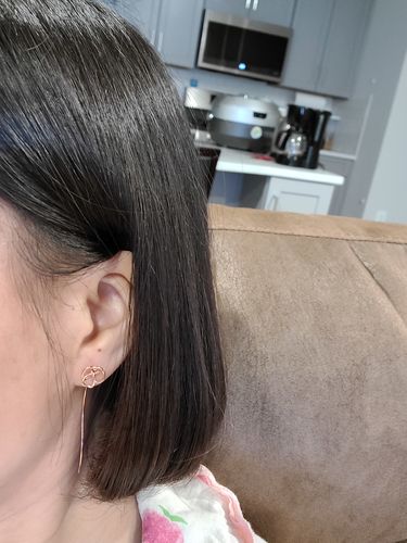Customer photo review of La D.D One-sided Gold Earring JDDERVS06XX