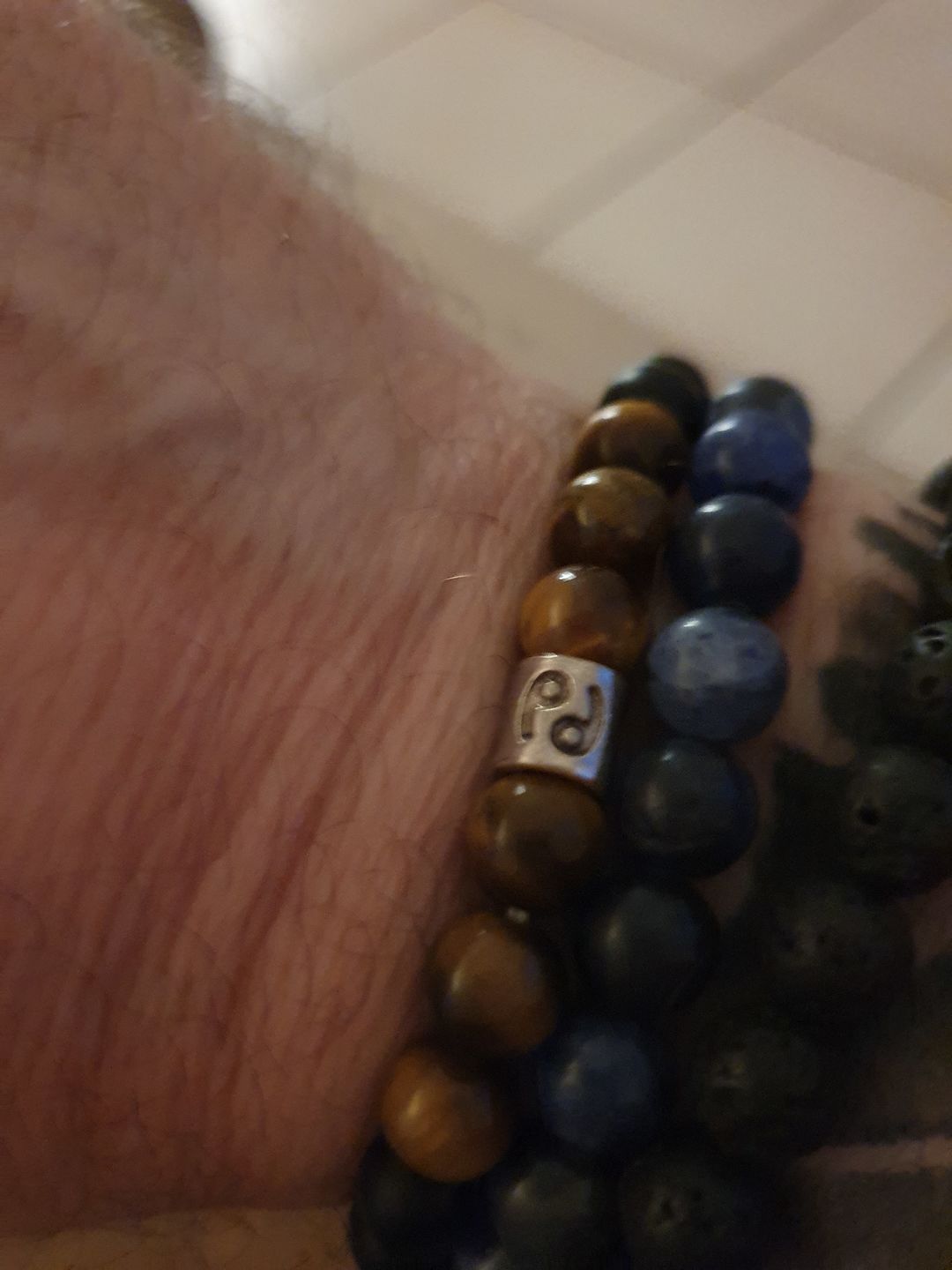 Customer photo review of Sternzeichen Armband - Tigerauge