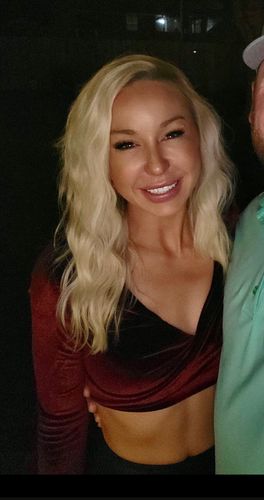 Customer photo review of Oakland L/S Crop - Hot Cocoa