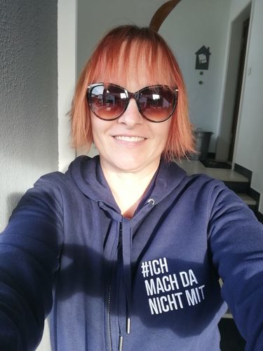 Customer photo review of DEZENTE REBELLEN ZIPPER HOODIE MÄDELS / EDLER STICK • #ICHMACHDANICHTMIT / ICH MACH DA NICHT MIT