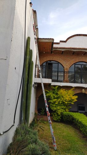 Customer photo review of Escalera de Aluminio Multiposición 22' Tipo IA Leveler Little Giant 16522-803 (Demo)