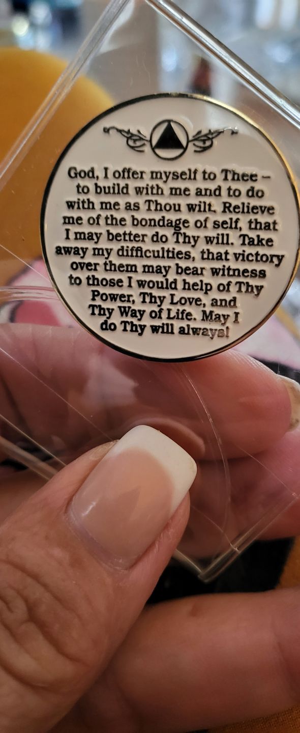 Customer photo review of 1 to 50 Year Sobriety Mint Twisted Tree of Life Gold Plated AA Recovery Medallion/Chip/Coin - White
