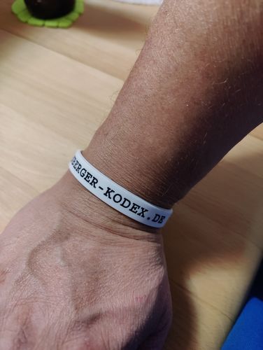 Customer photo review of SILIKON-ARMBAND • NÜRNBERGER KODEX