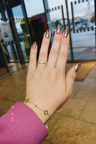 Customer photo review of Little Clover Armband | 18K vergoldet