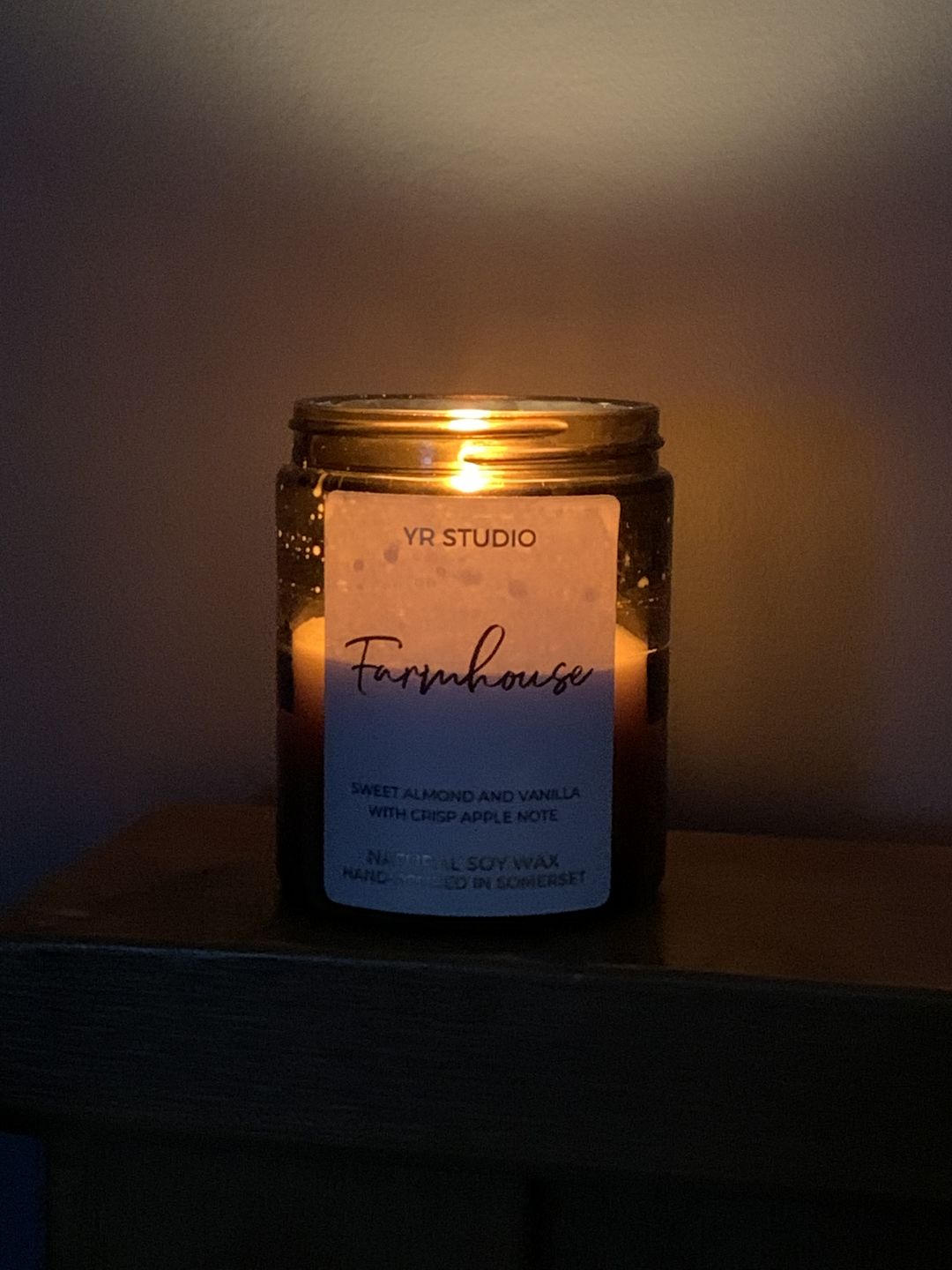 Customer photo review of "Farmhouse" Sweet Almond & Apple Candle