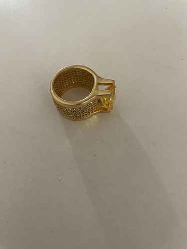 Customer photo review of Lemonade Custom 360 Ring With 8.5 Carat Solitaire