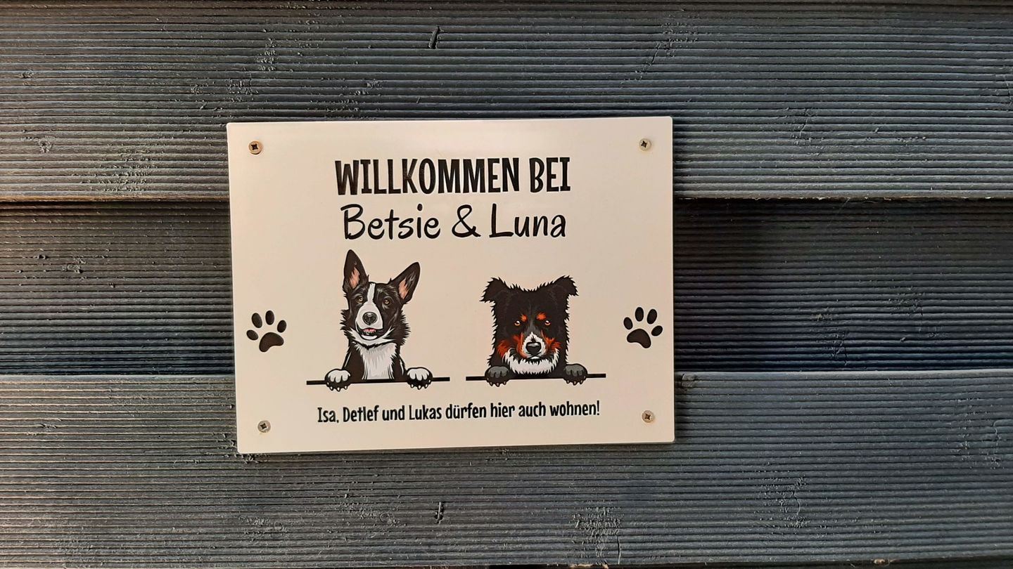 Customer photo review of Spähende Haustiere - Individuelles Türschild