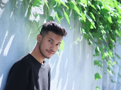 Customer photo review of Black Unisex Sweatshirt Plain