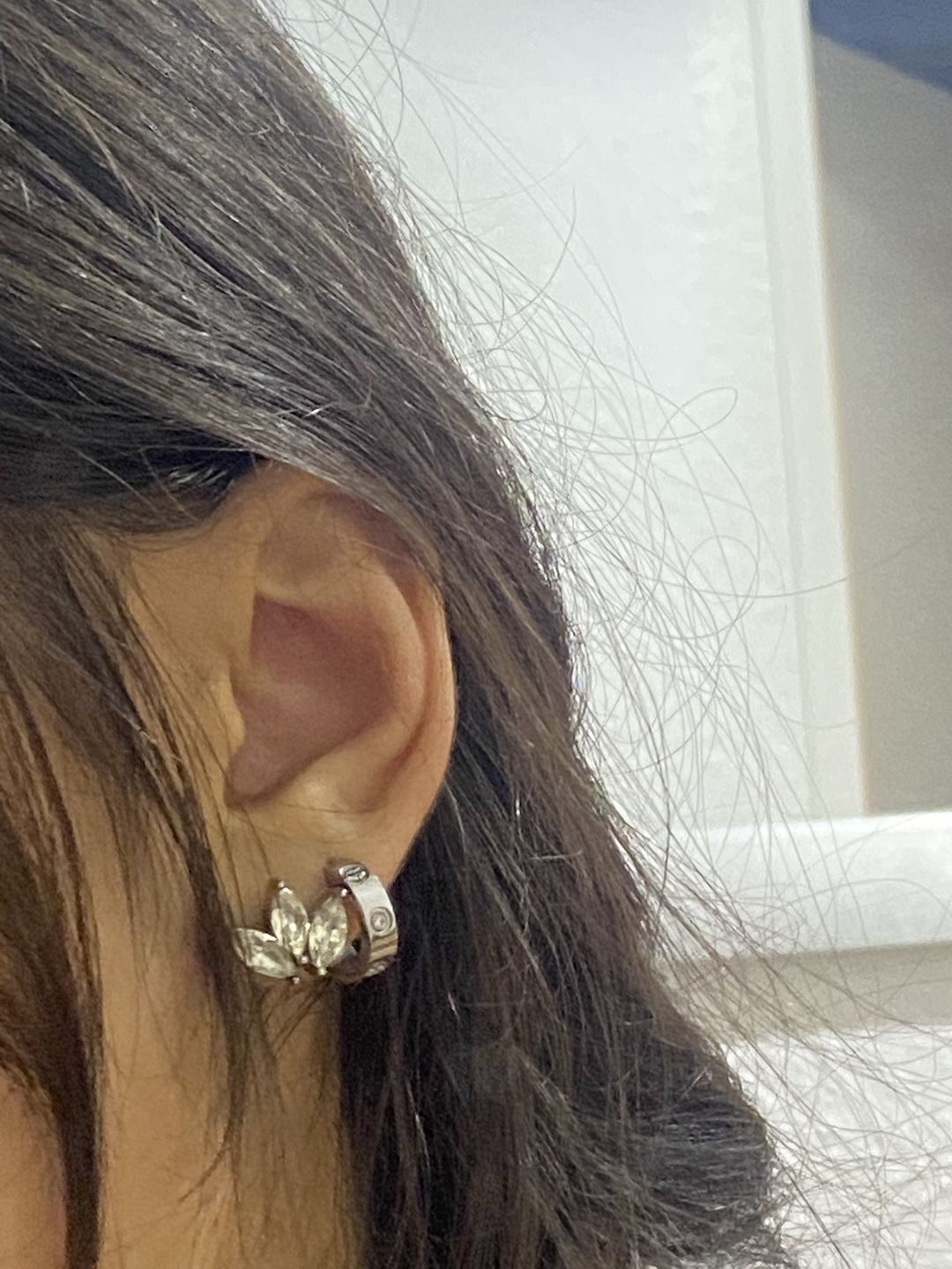 Customer photo review of Lotus Ohrstecker | 18K vergoldet