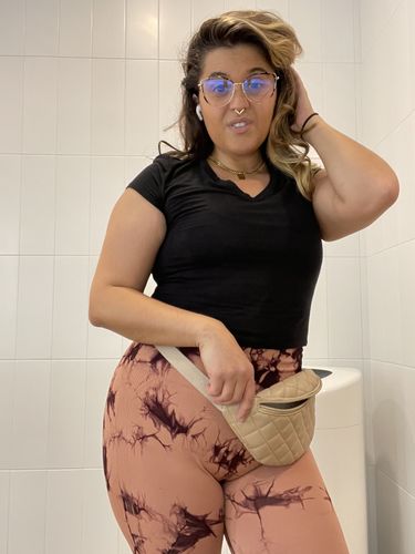 Customer photo review of Rust Lightning Marble Scrunch Butt Leggings