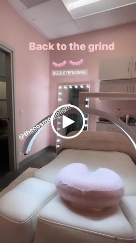 Customer video review of CosmoGlo Original Light Bundle + Phone Clip