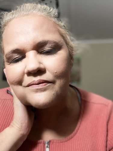 Customer photo review of Amber Star Dust "Fall’s Prettiest Makeup Trend"