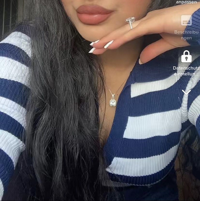 Customer photo review of Viviene Halskette | 18K vergoldet