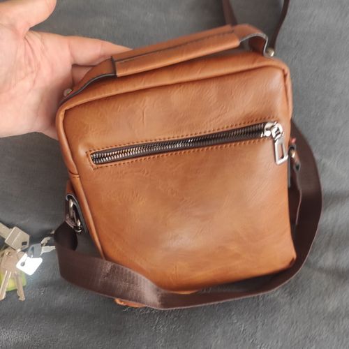 Customer photo review of Men PU Leather Vintage Shoulder Bags