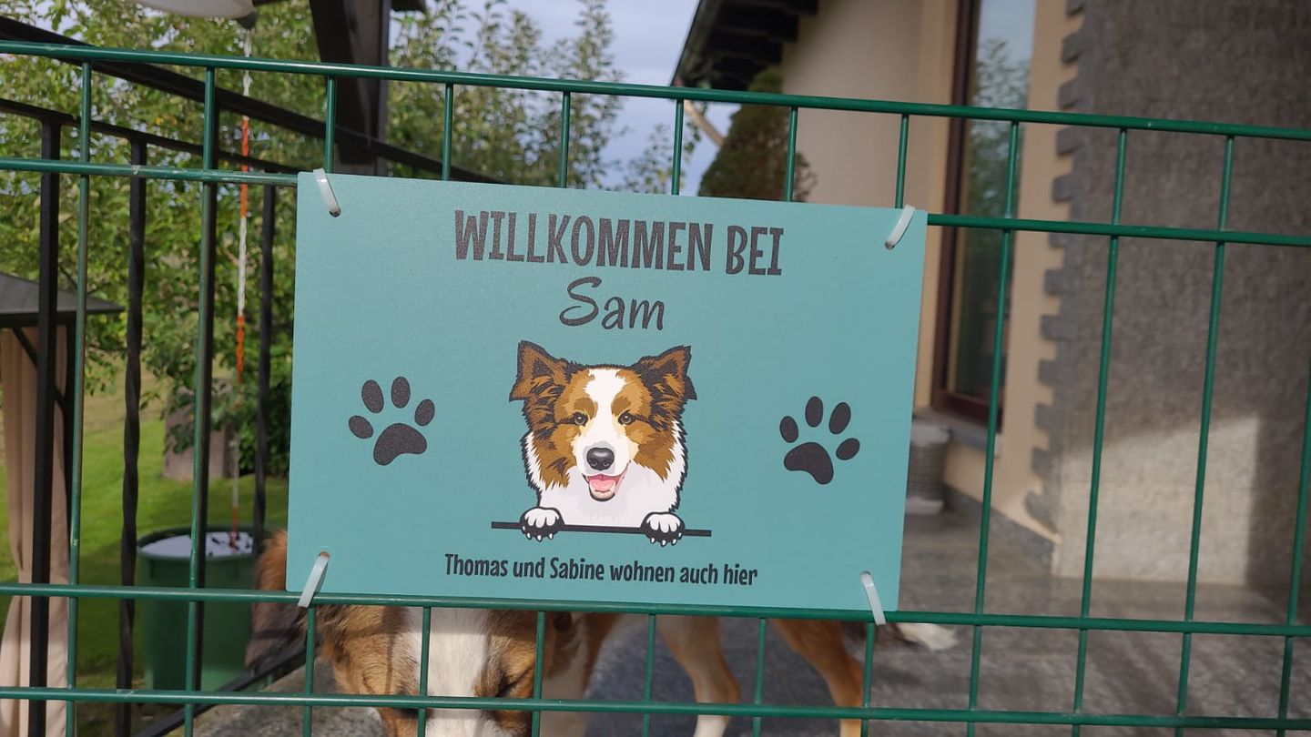 Customer photo review of Spähende Haustiere - Individuelles Türschild
