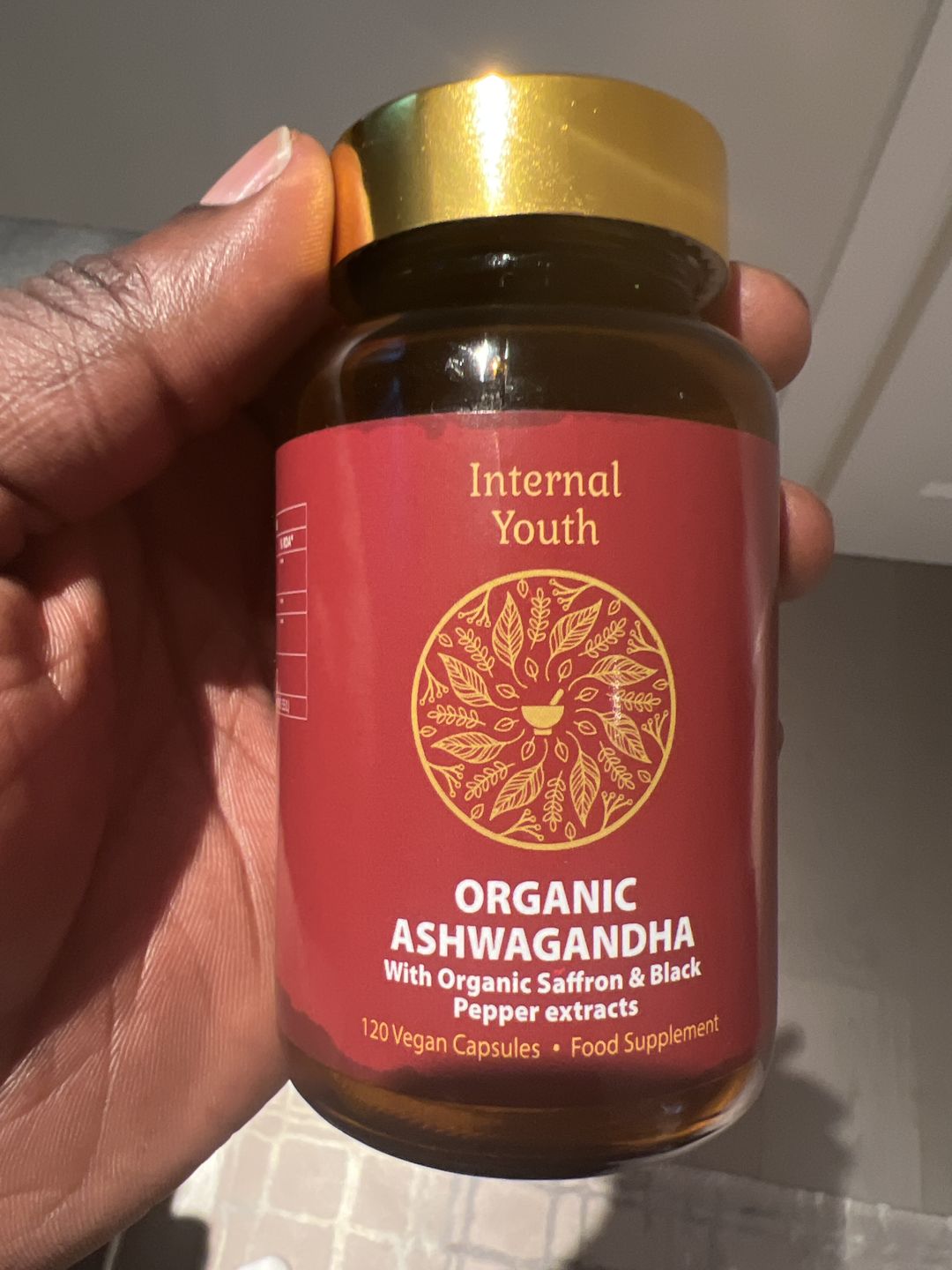 Customer photo review of [Limited Edition] Organic Ashwagandha & Saffron Capsules With Black Pepper - 120 Vegan Capsules