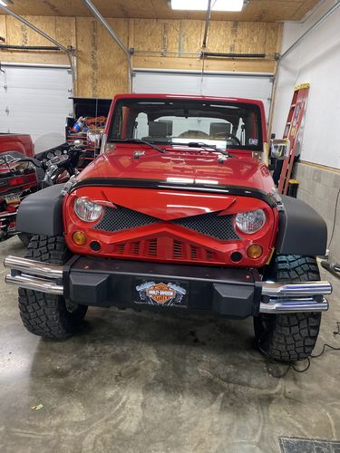 Customer photo review of Hawke Grille - Red for 07-18 Jeep Wrangler JK