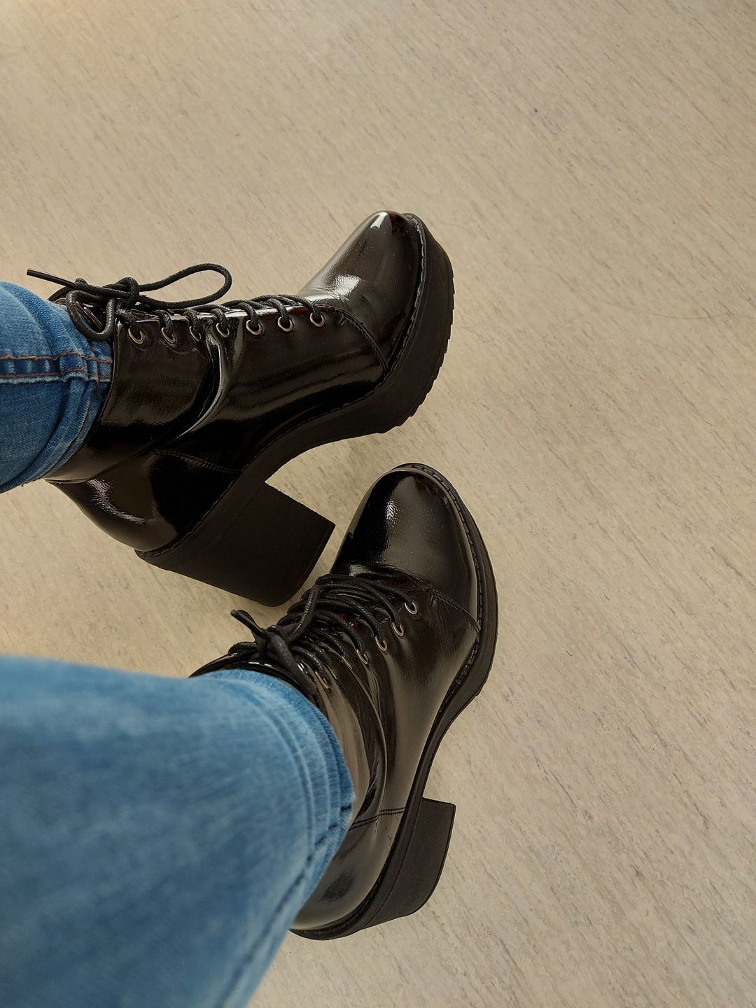 Customer photo review of BOTÍN NEGRO C7328