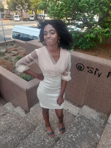 Customer photo review of BONTLE - Kinky Curl Brazilian 4x4 Lace Wig