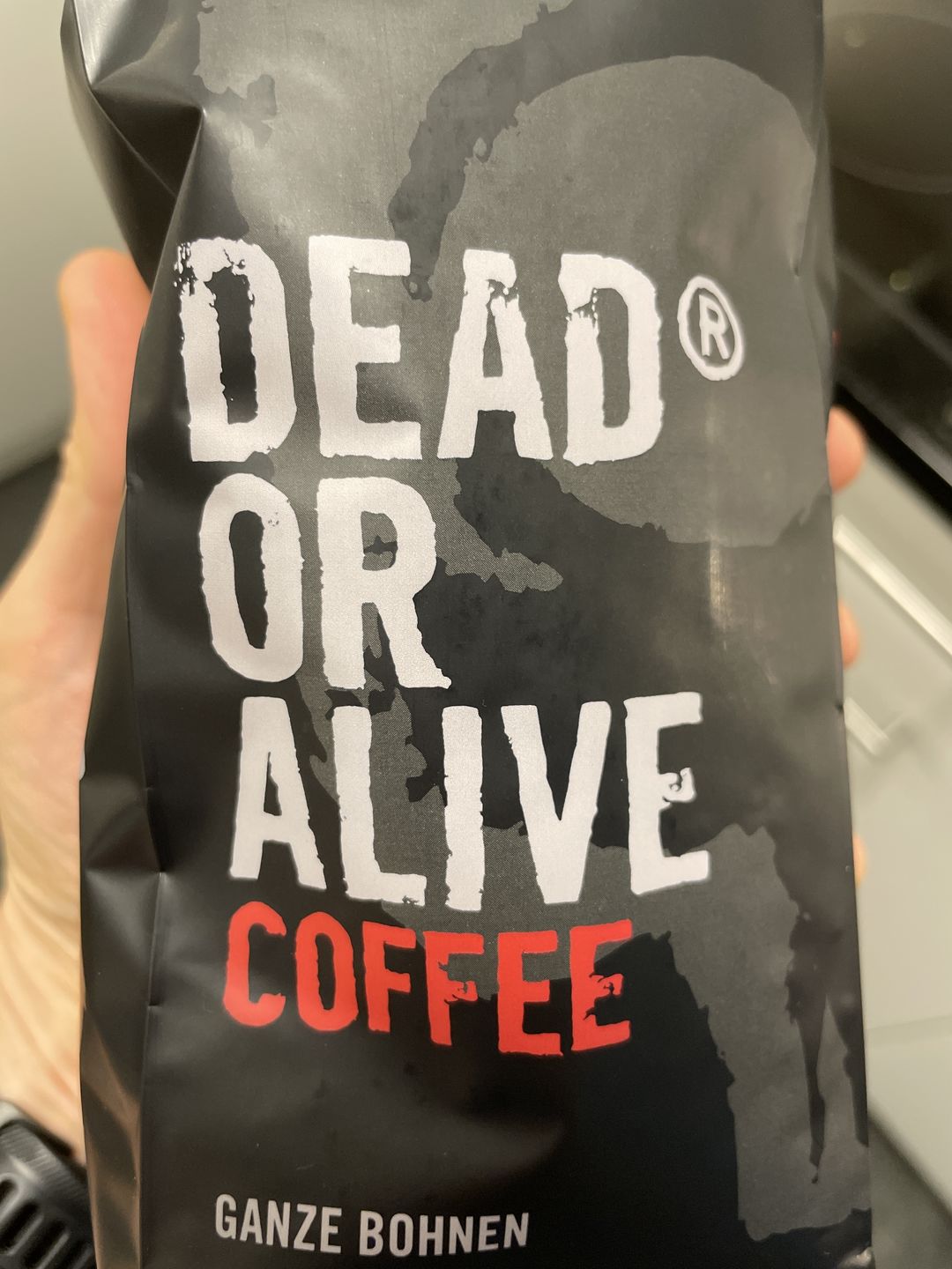 Customer photo review of DEAD OR ALIVE COFFEE Original – Kaffeebohnen, Medium-Dark Röstung, für Espresso & Filter, säurearm