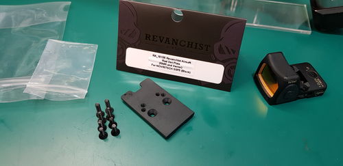 Customer photo review of Revanchist Airsoft Red Dot Plate (RMR and Vector) for Novritsch SSP5