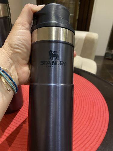 Customer photo review of Stanley Trigger-Action Travel Mug Lacivert 16OZ 0.47 L