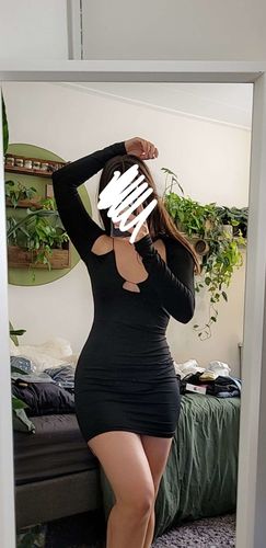 Customer photo review of Cross front hollow out off shoulder long sleeve mini dress