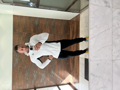 Customer photo review of Sudadera Supreme - White/Black