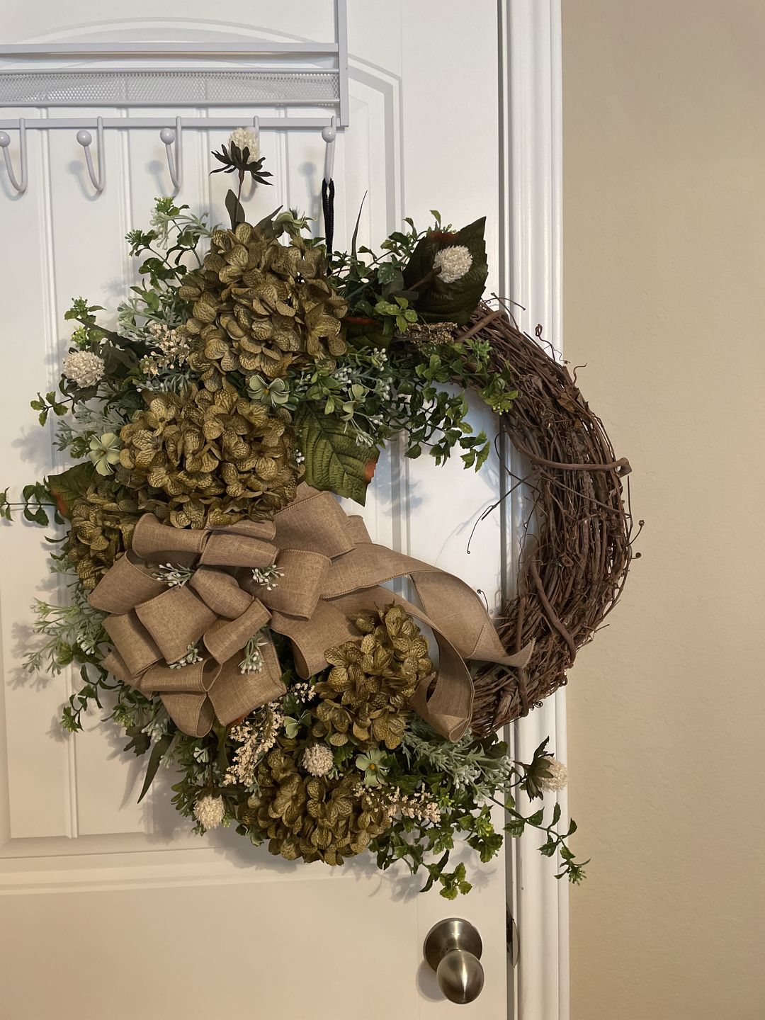 Customer photo review of 16" Round Grapevine Wreath - DECOE-035