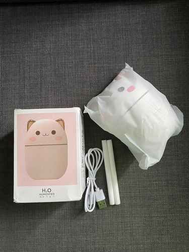 Customer photo review of Cute Blushing Cat Air Humidifier Night Light