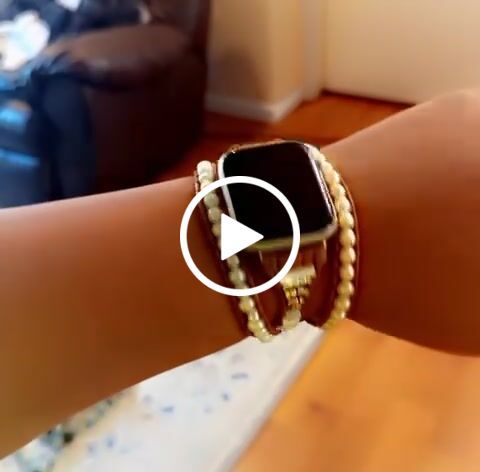 Customer video review of Graceful Freshwater Pearl Apple Watch Strap