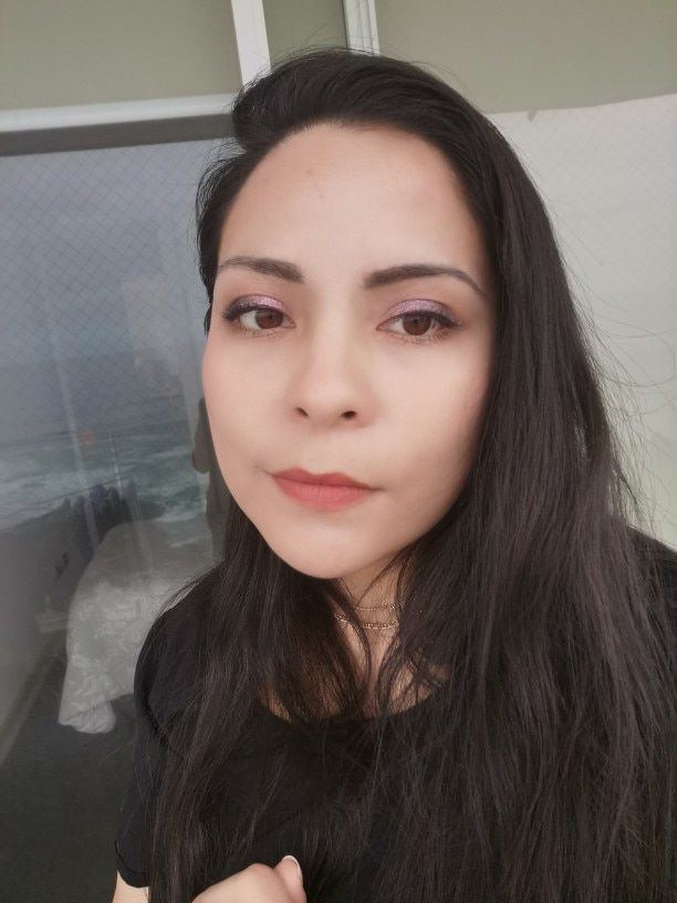 Customer photo review of Catkin Seasonal Matte Shimmer Eyeshadow Palette