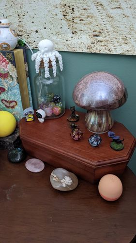 Customer photo review of Liquid Core Sharp Edge Resin DnD Dice Set Dark Red Dice