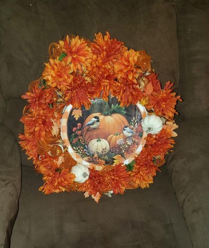 Customer photo review of Vinyl Decal, Fall Sign, Pumpkin Sign, 10" Round,  VINYL-DECOE-113, DecoExchange, Sign For Wreath