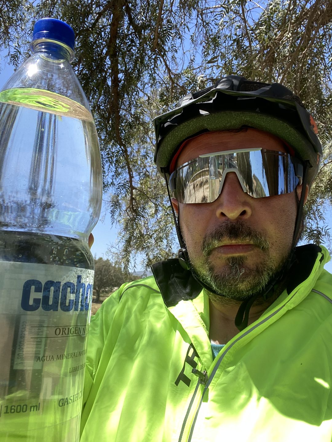 Customer photo review of Cortaviento Unisex Trip Neon