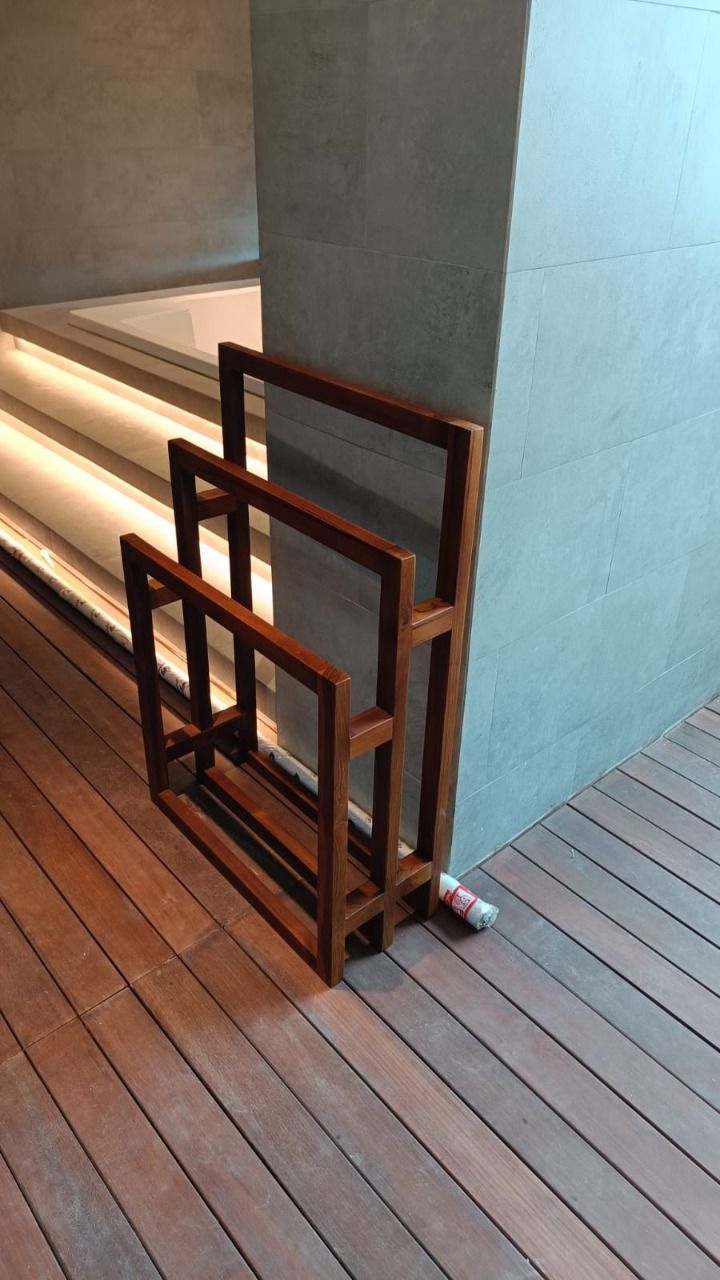 Customer photo review of Exclusive Tiered Teak Towel Rack
