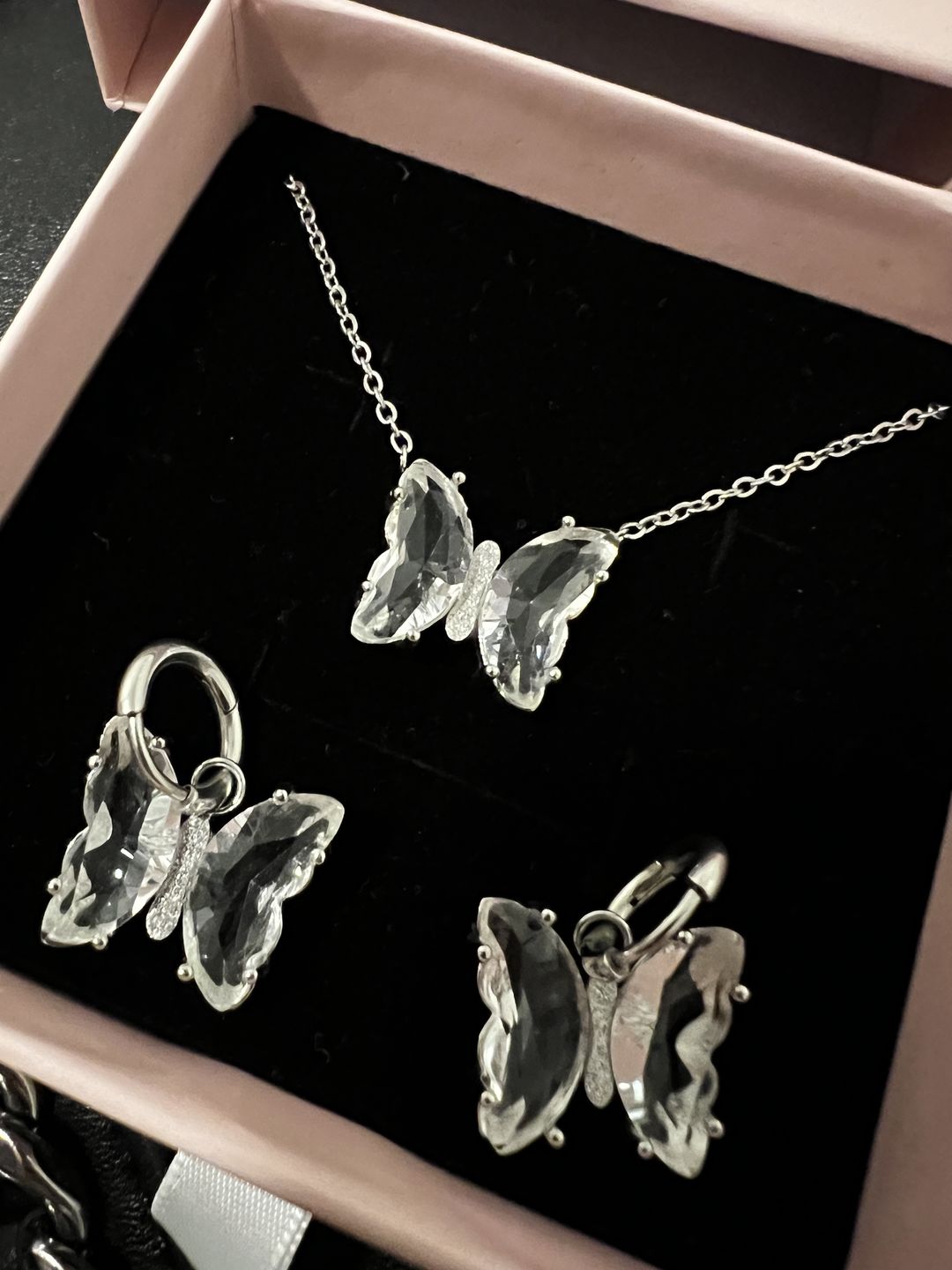 Customer photo review of Butterfly Ohrringe | 18K vergoldet