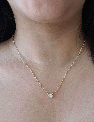 Customer photo review of COLLAR FRIDA BAÑO DE ORO