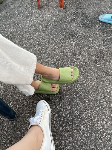 Customer photo review of ComfiiSlipper™ Air Slides