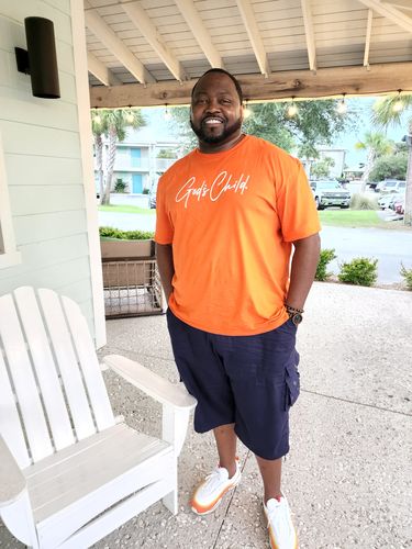 Customer photo review of Big Signature Tee