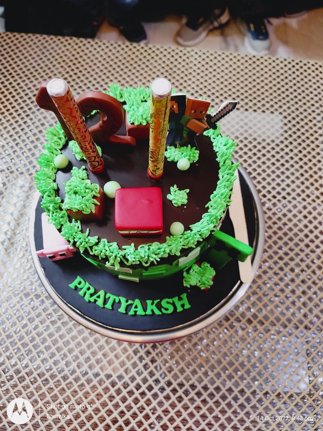 Customer photo review of Minecraft Drip Design Cake