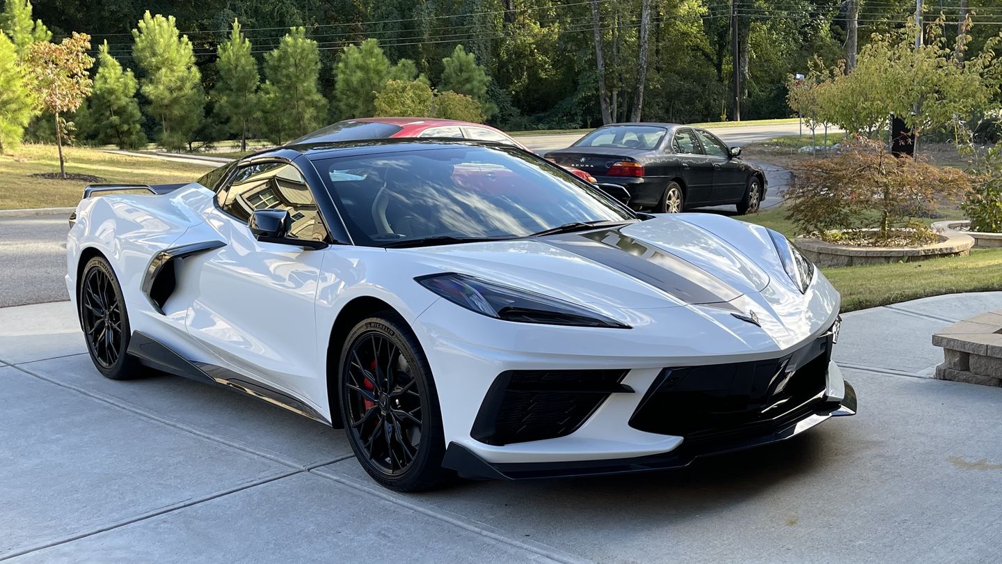 Customer photo review of Corvette C8 5VM Front Splitter (2-Piece Version) & Side Skirts