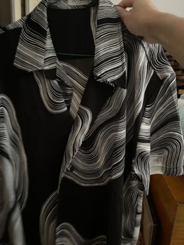 Customer photo review of Men's Casual Draped Print Short Sleeve Shirt