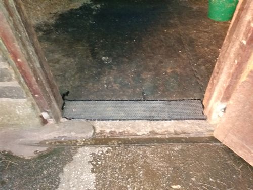 Customer photo review of Bond It PU18 High Strength Polyurethane Adhesive & Sealant 310ml - Black